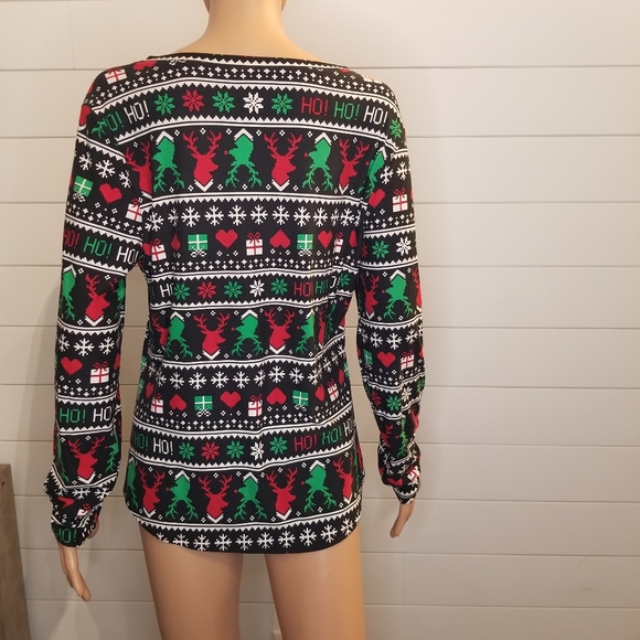 NO Boundaries | Christmas Top - Picture 5 of 5